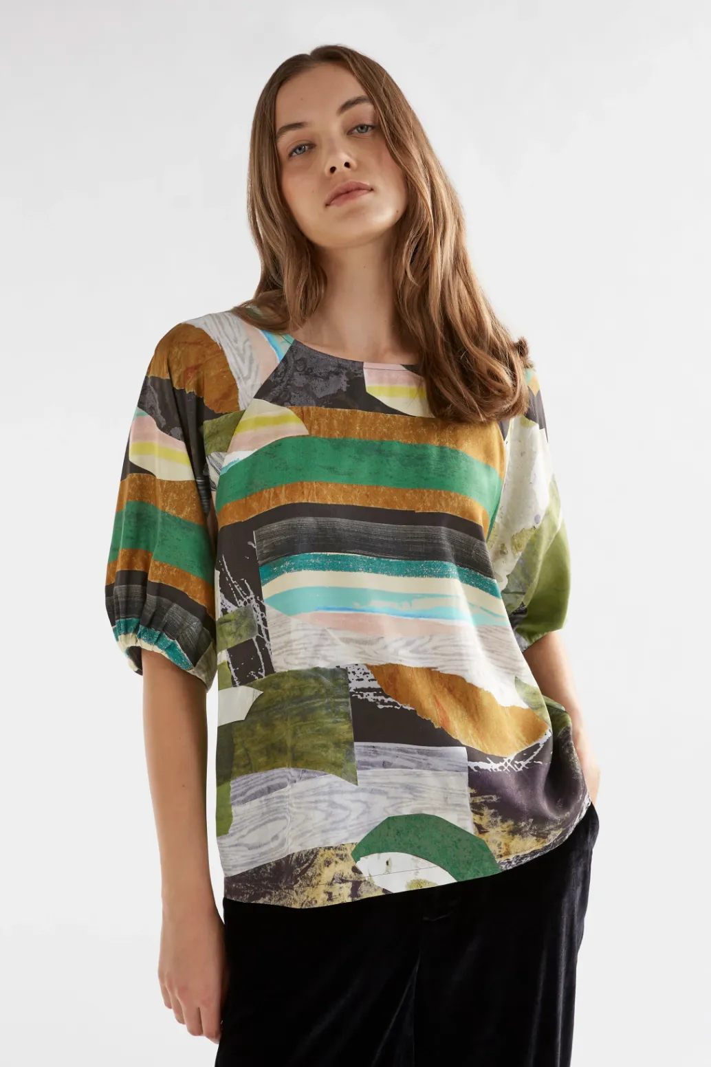 Sure! Heres an optimized version of the e-commerce product title:

Stylish Elk The Label Lenne Top in Luna Print

This title includes the brand name, product type, key features, and a descriptive adjective to attract potential buyers.