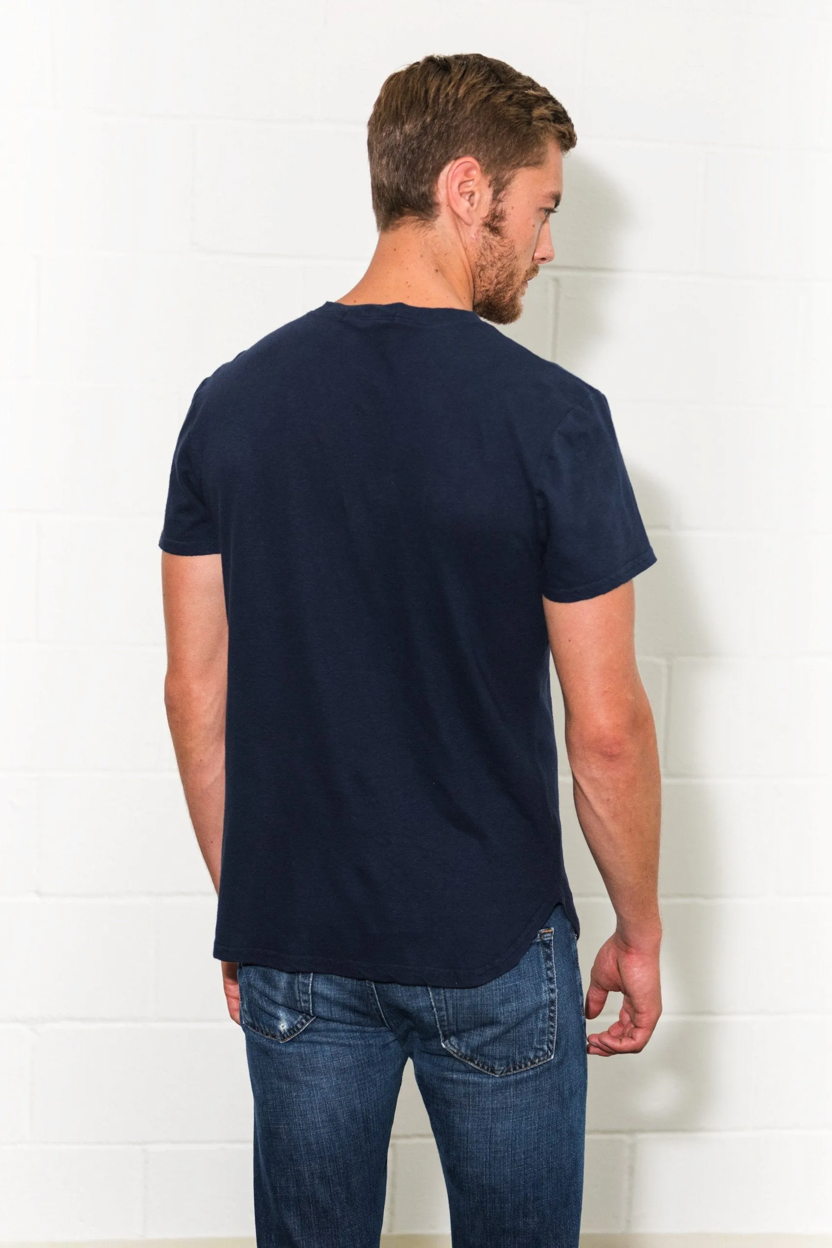 Men's Linen Blend Curved Bottom Crew Neck Tee